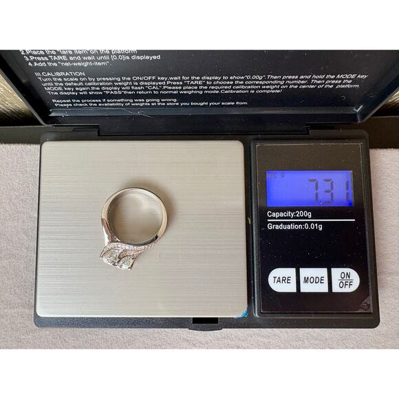 8CT D VVS1 Graded Moissanite Ring – AU750 – Sz.9 - Picture 8 of 10